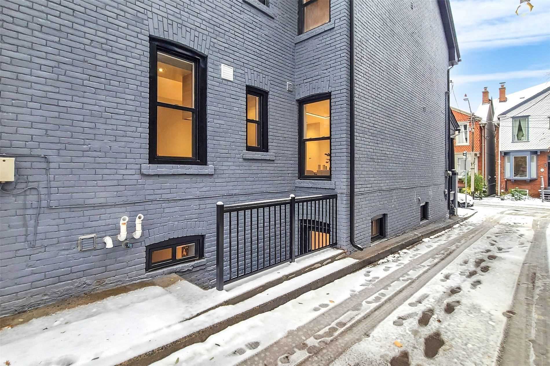 40 Salisbury Ave