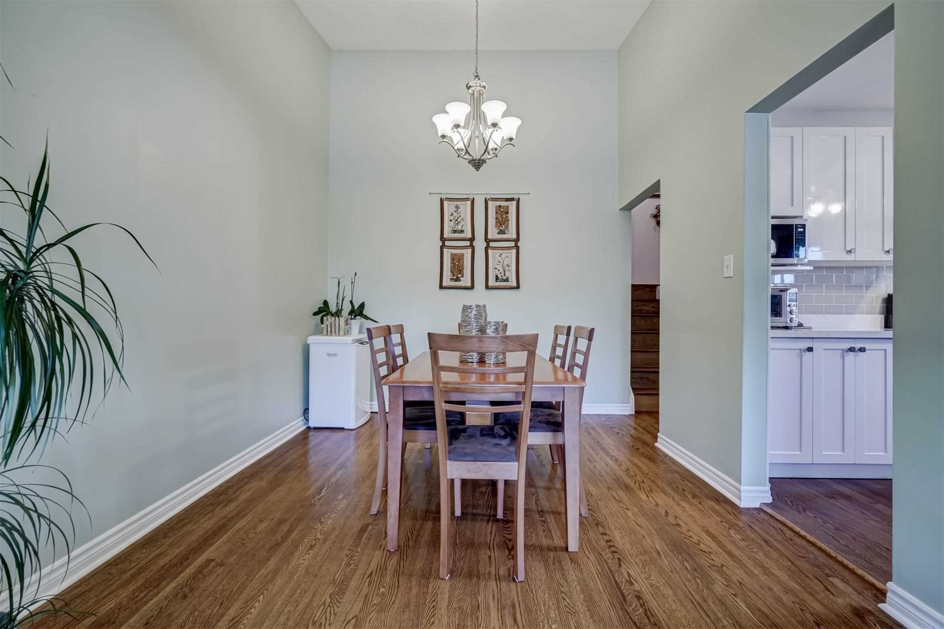 202 Lynedock Cres