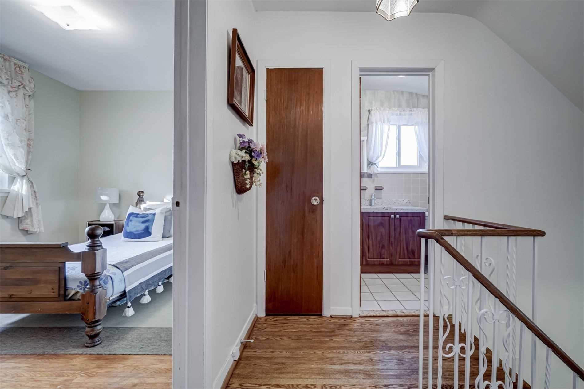 202 Lynedock Cres