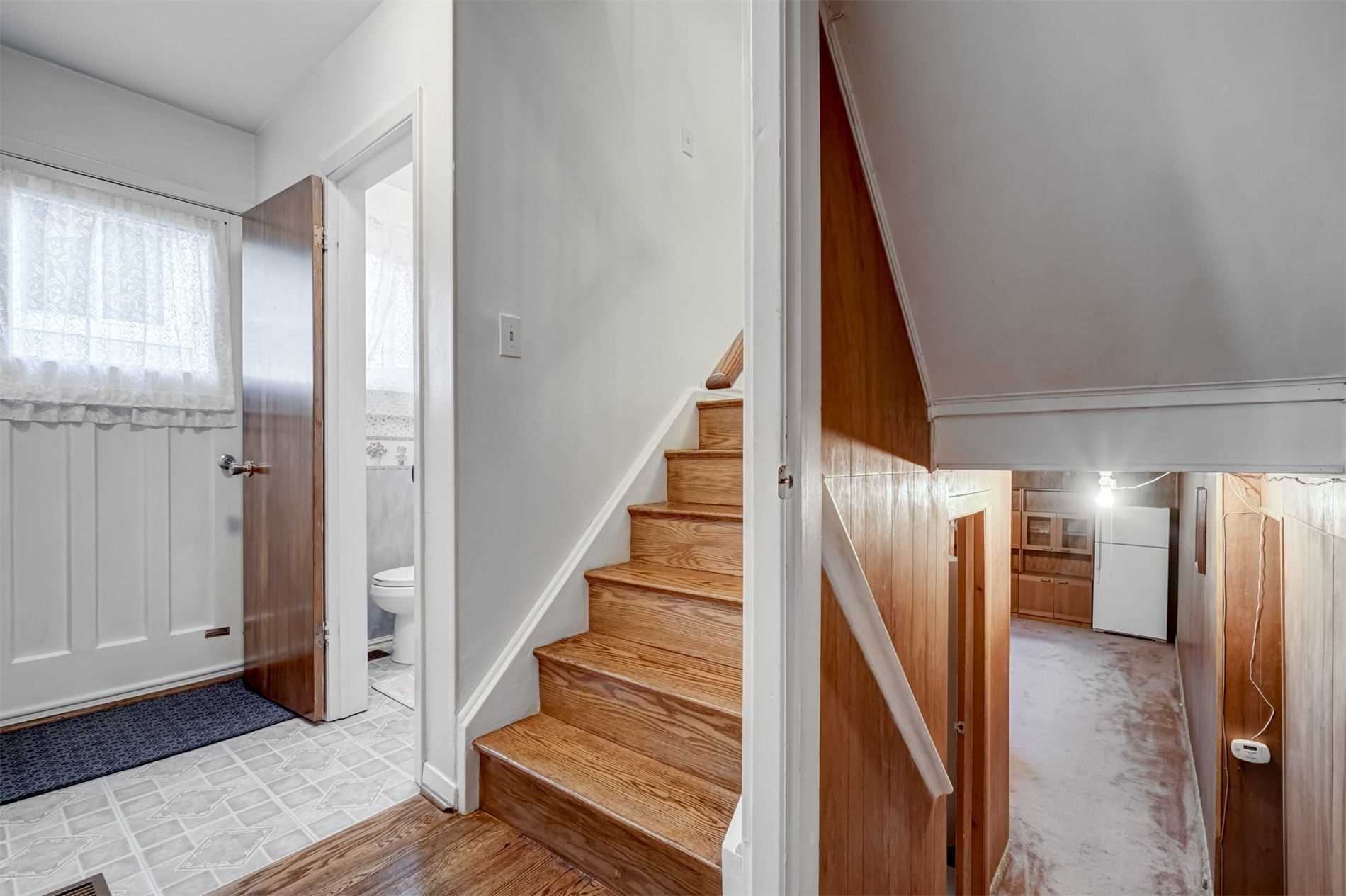 202 Lynedock Cres