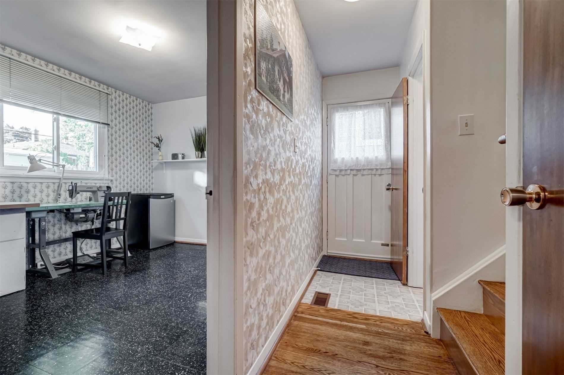 202 Lynedock Cres