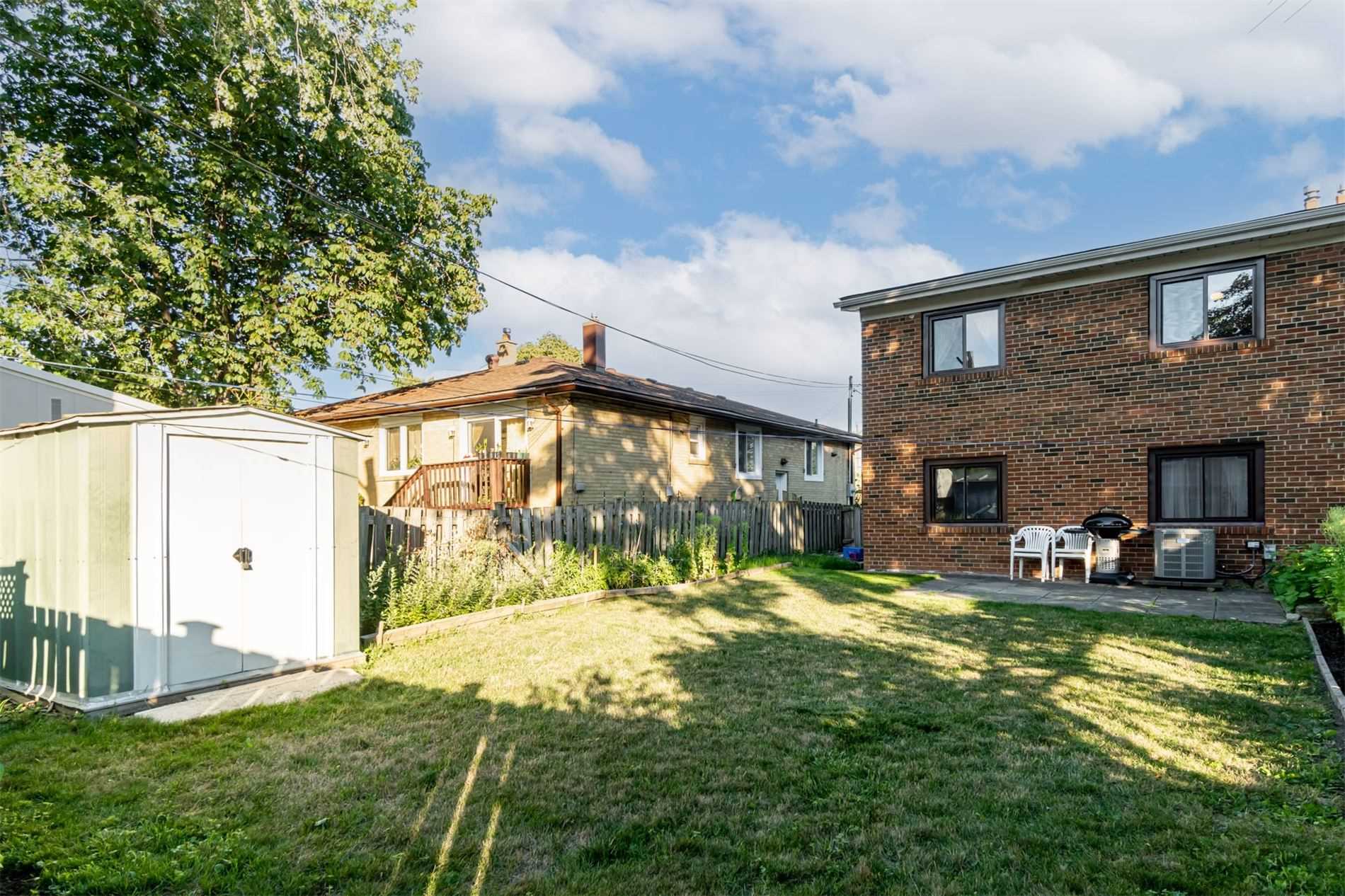 202 Lynedock Cres