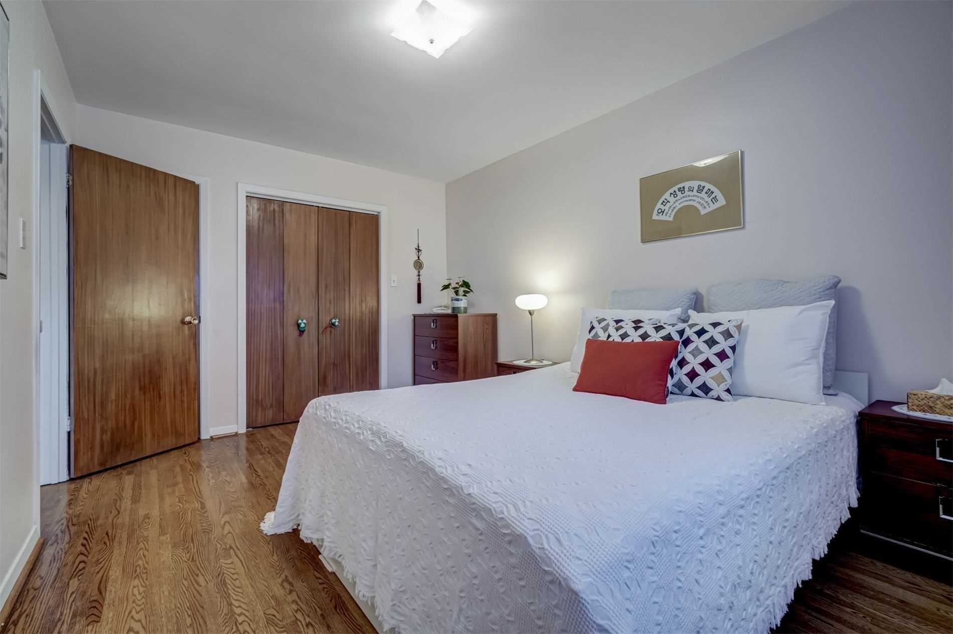 202 Lynedock Cres