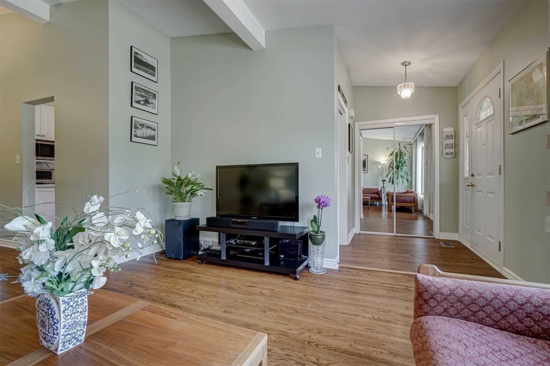 202 Lynedock Cres