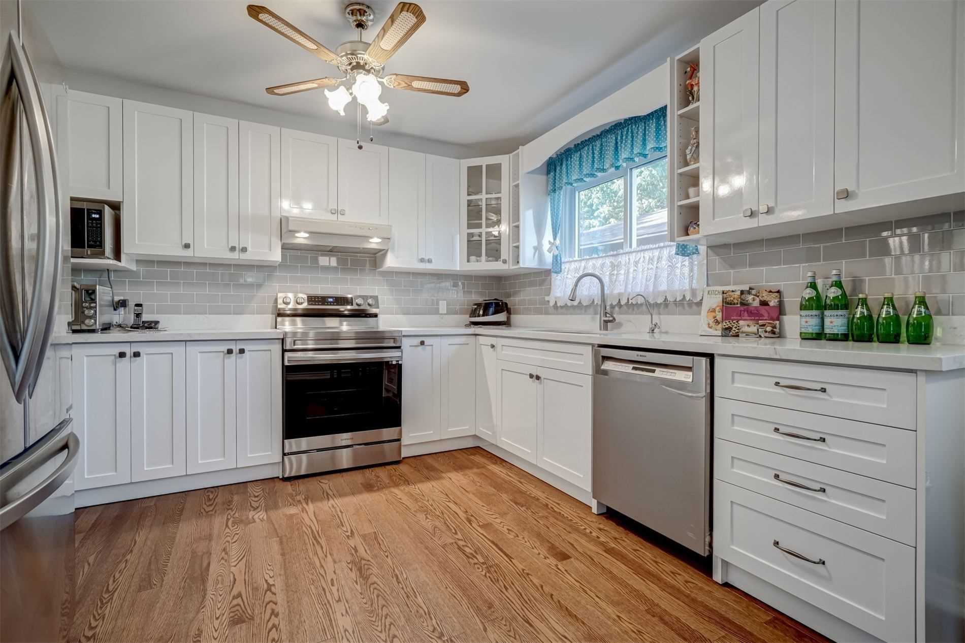 202 Lynedock Cres