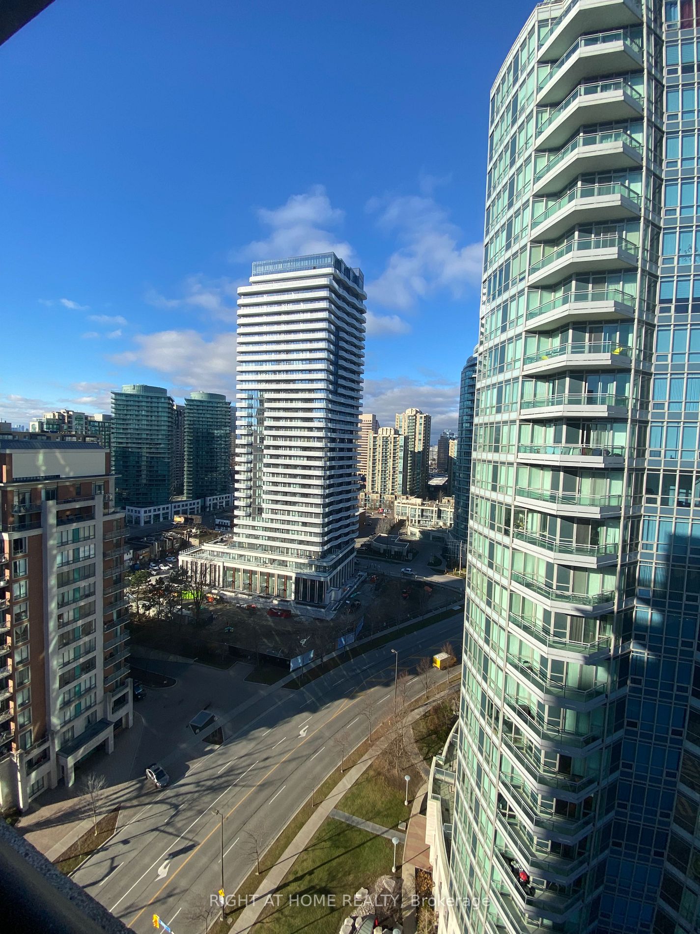 18 Sommerset Way, #2316