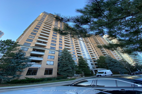 18 Sommerset Way, Toronto