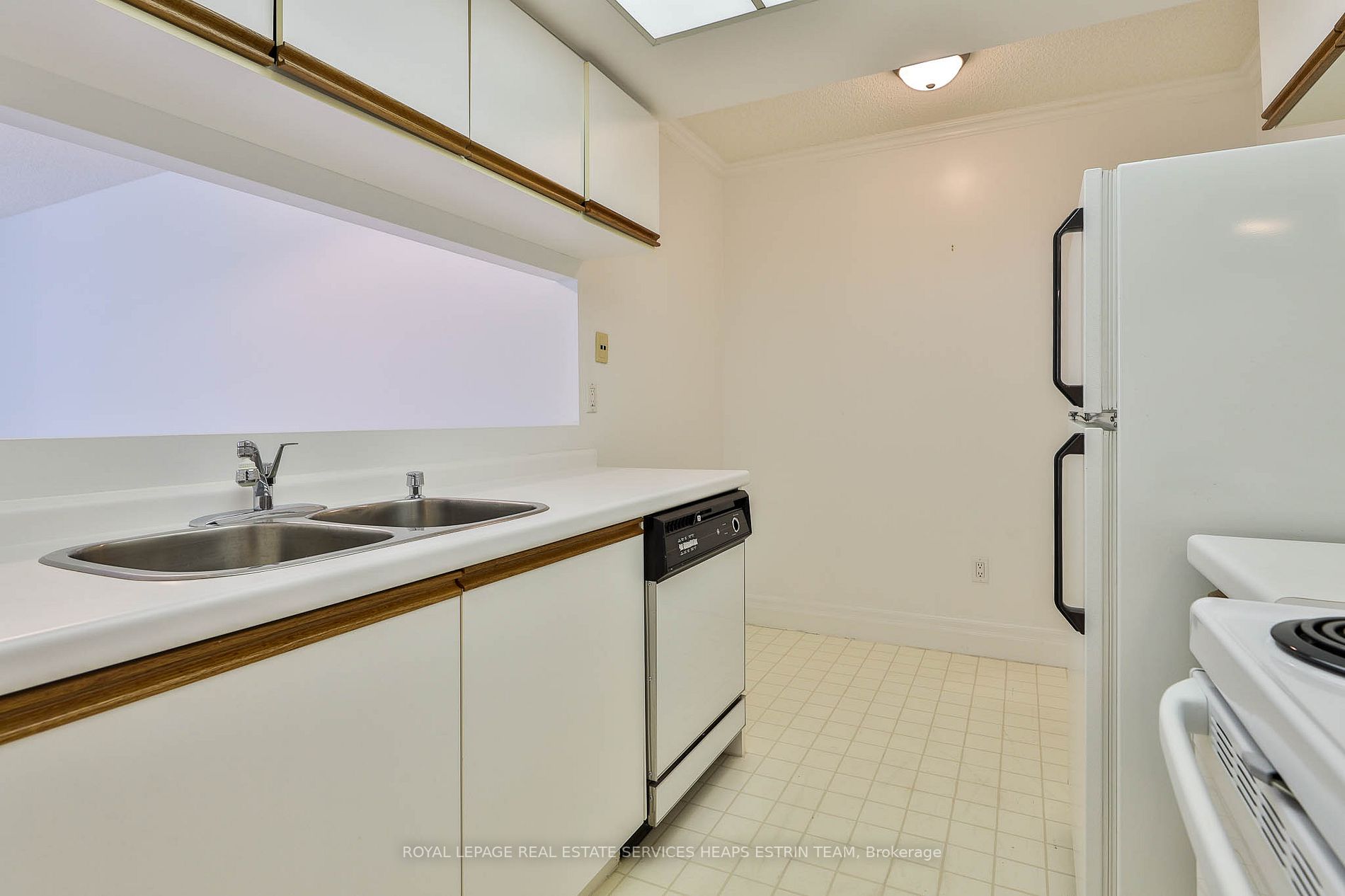 225 The Donway W, #105