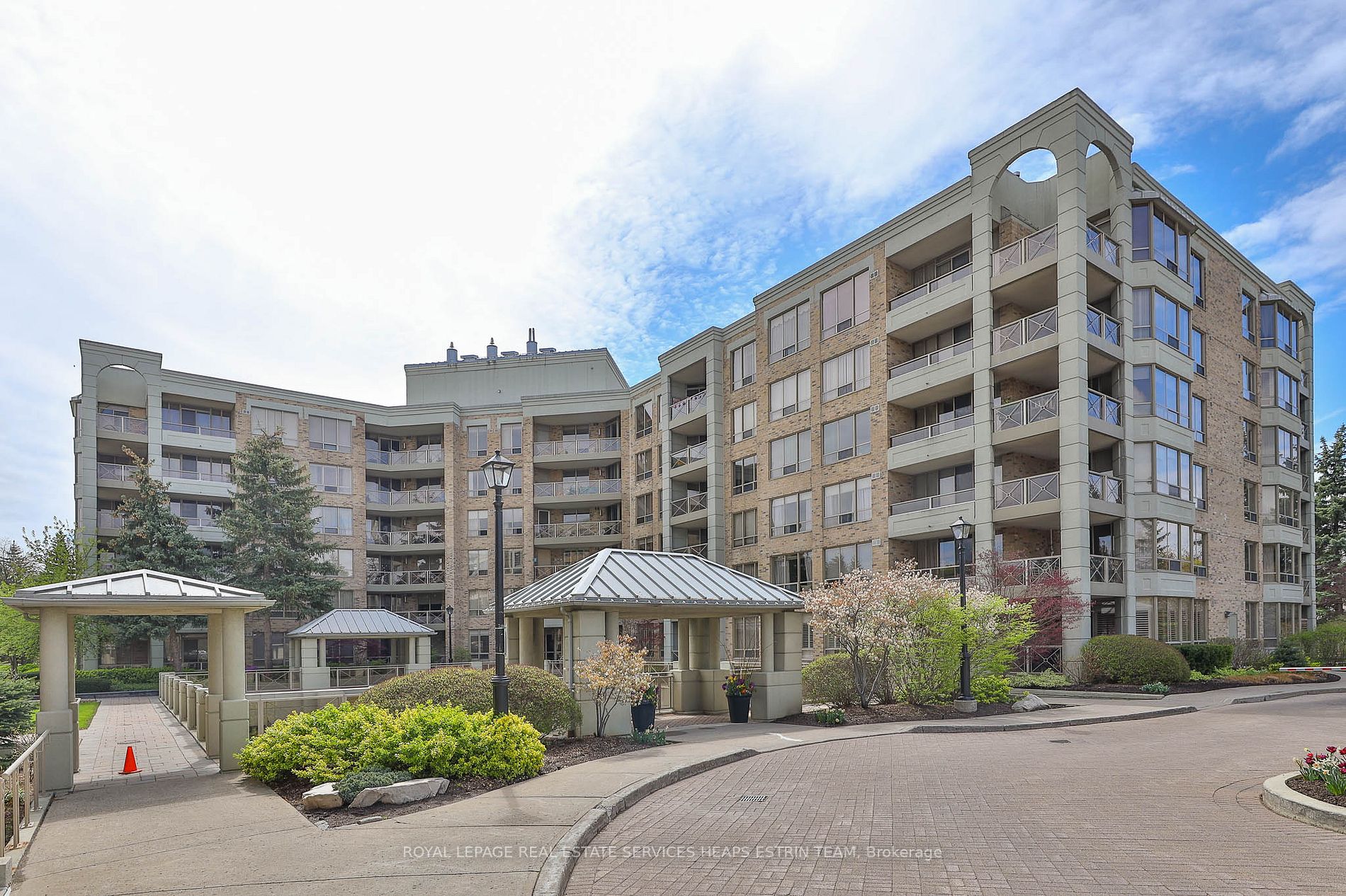 225 The Donway W, #105