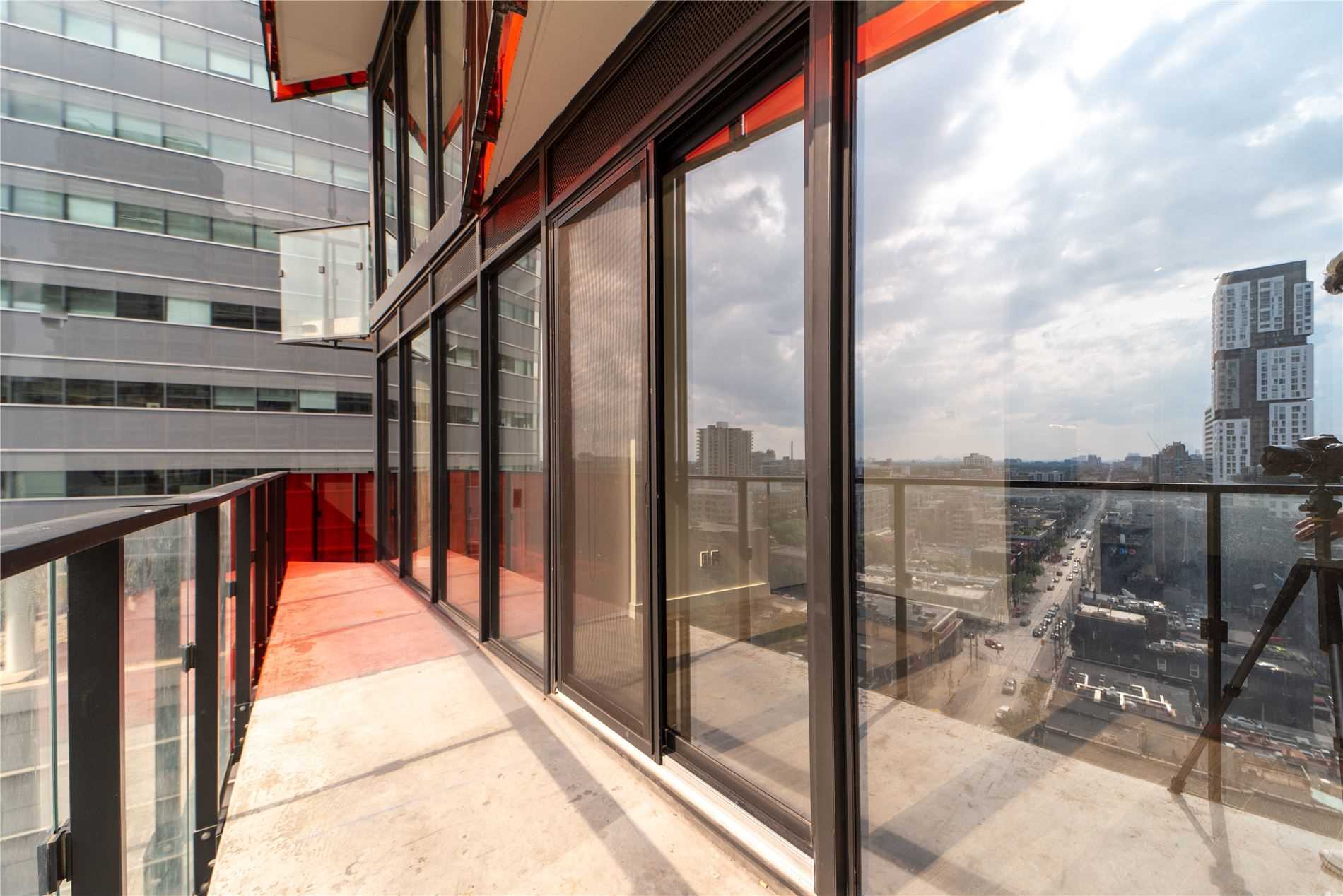 215 Queen St W, #1405