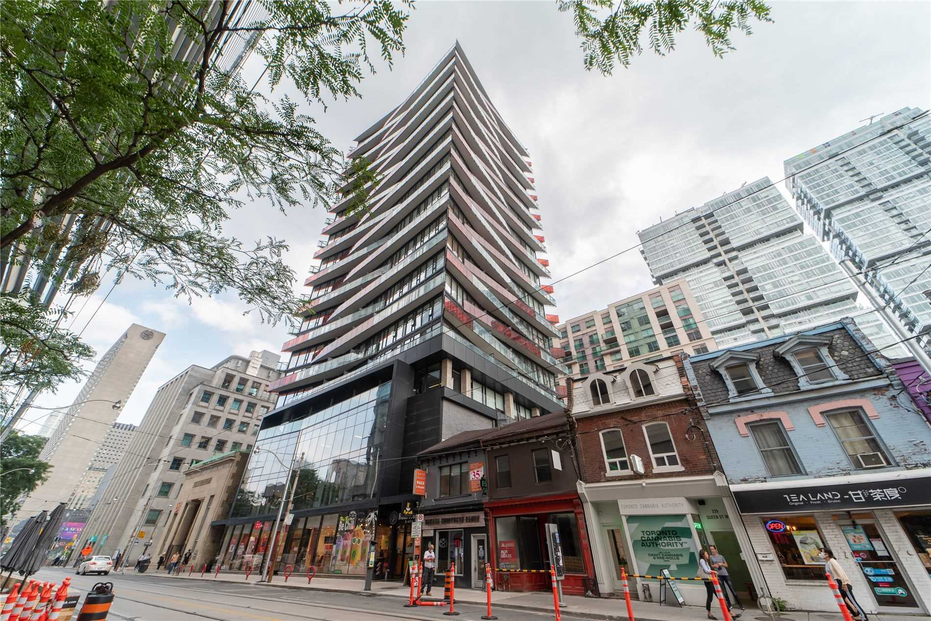 215 Queen St W, #1405