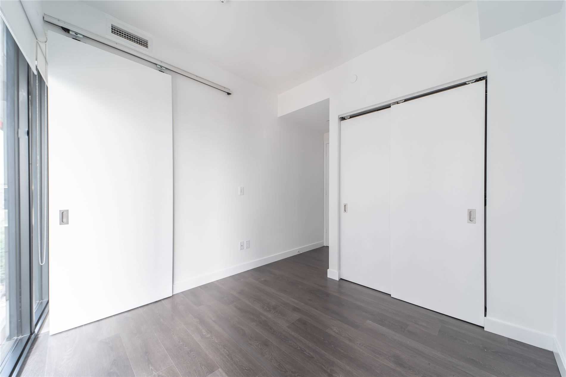 215 Queen St W, #1405
