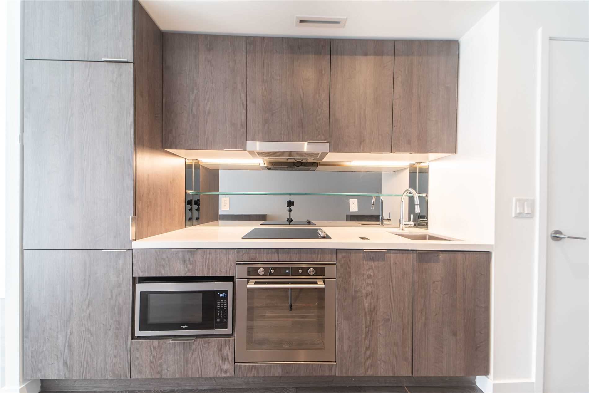 215 Queen St W, #1405