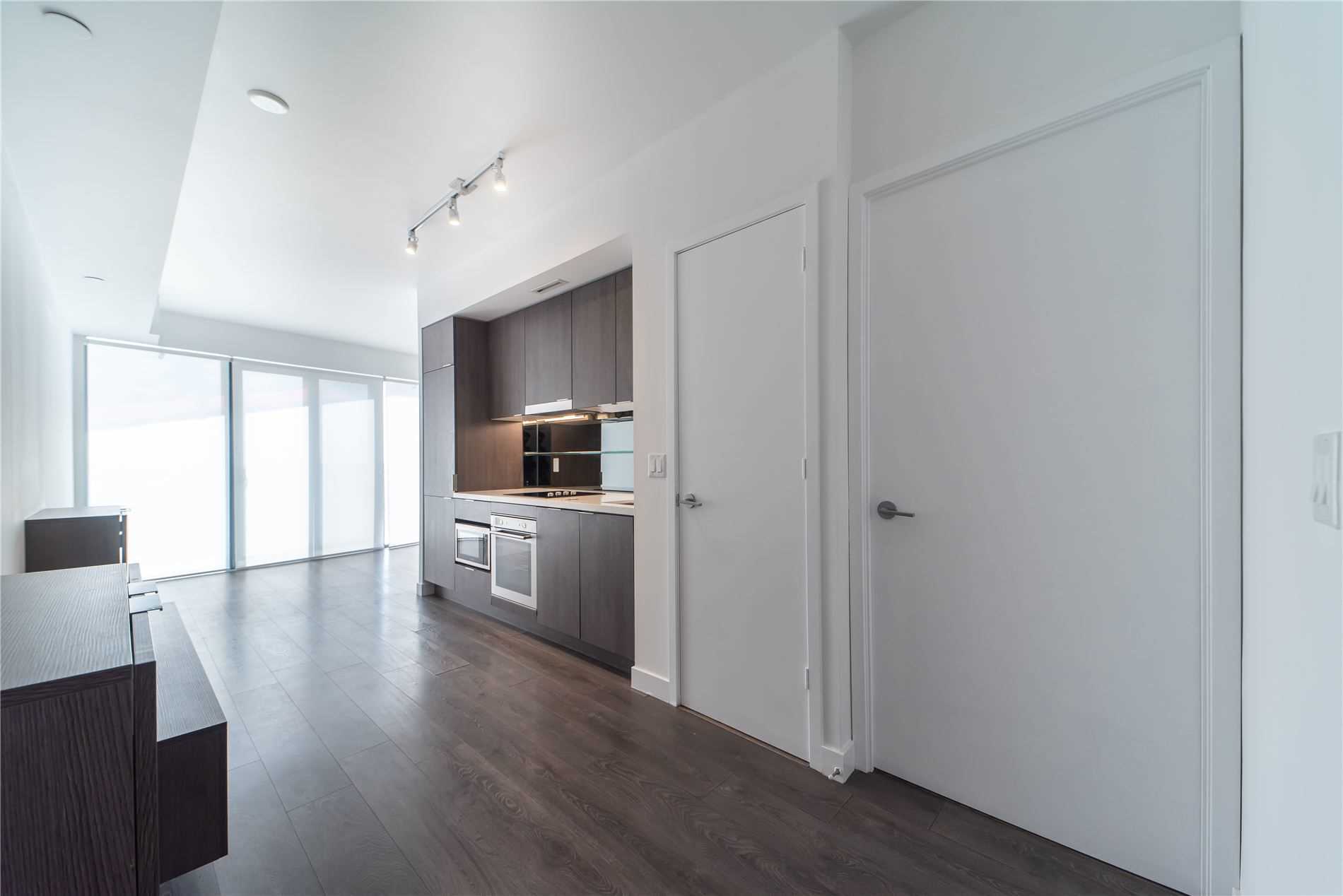 215 Queen St W, #1405