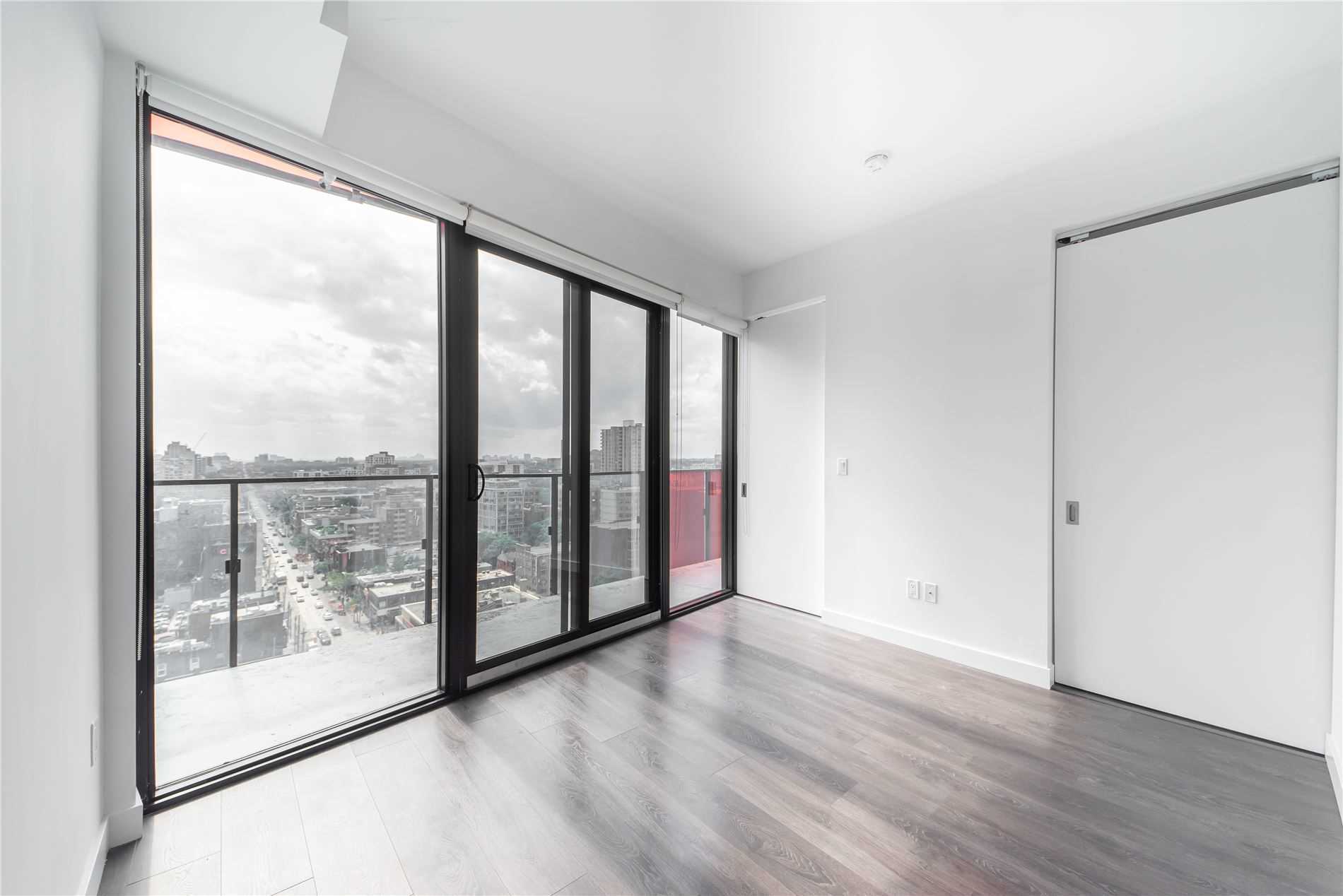 215 Queen St W, #1405