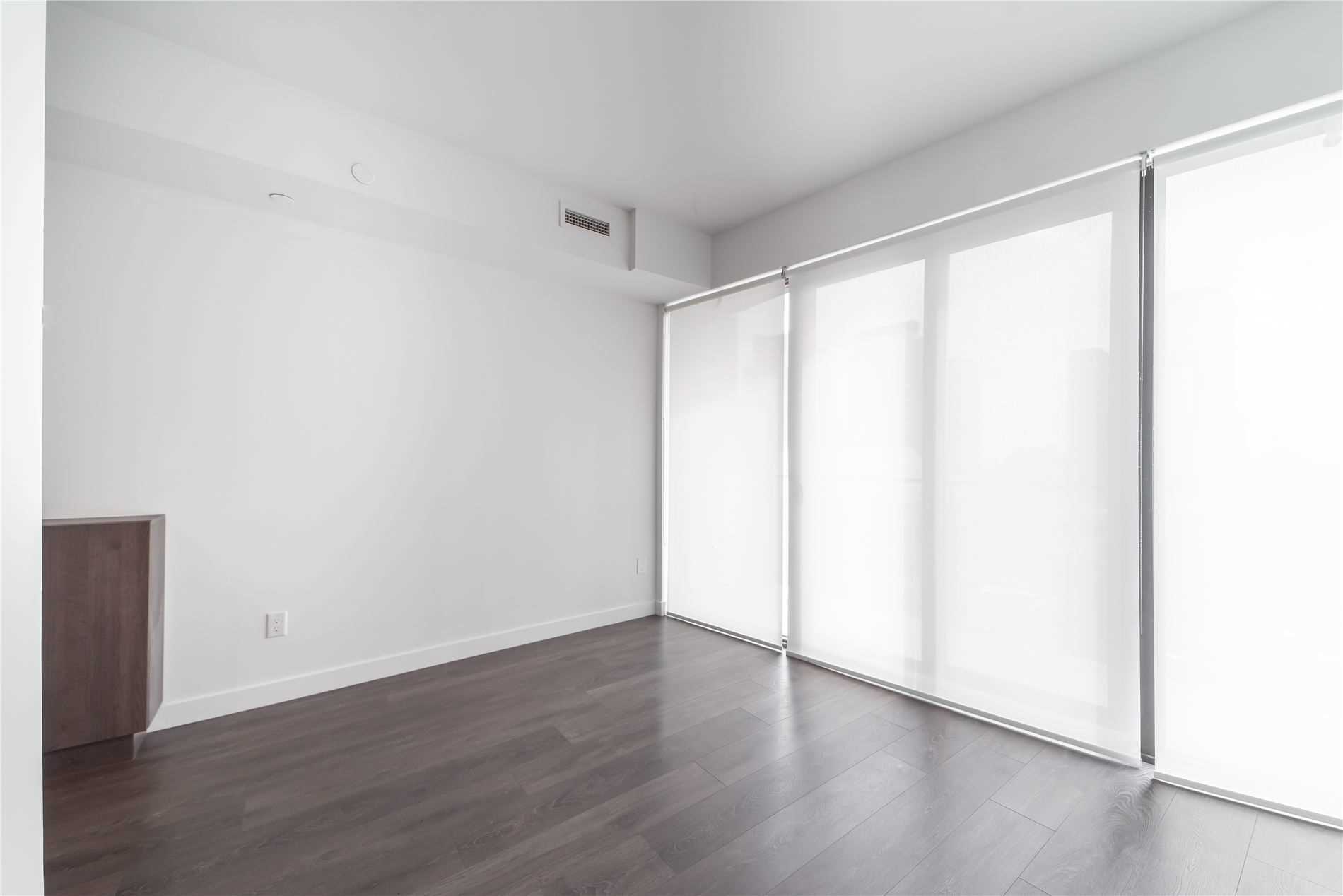 215 Queen St W, #1405