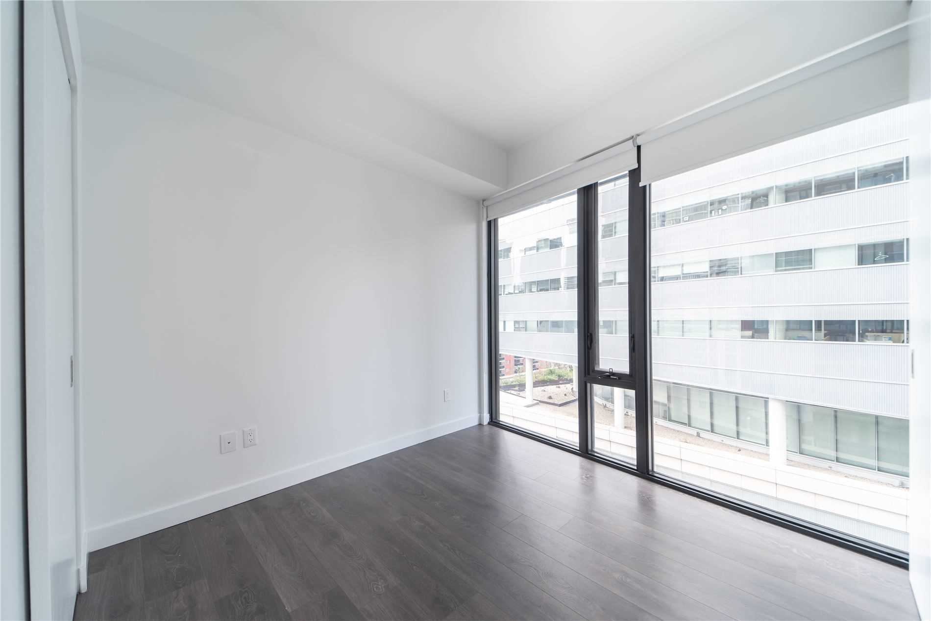 215 Queen St W, #1405