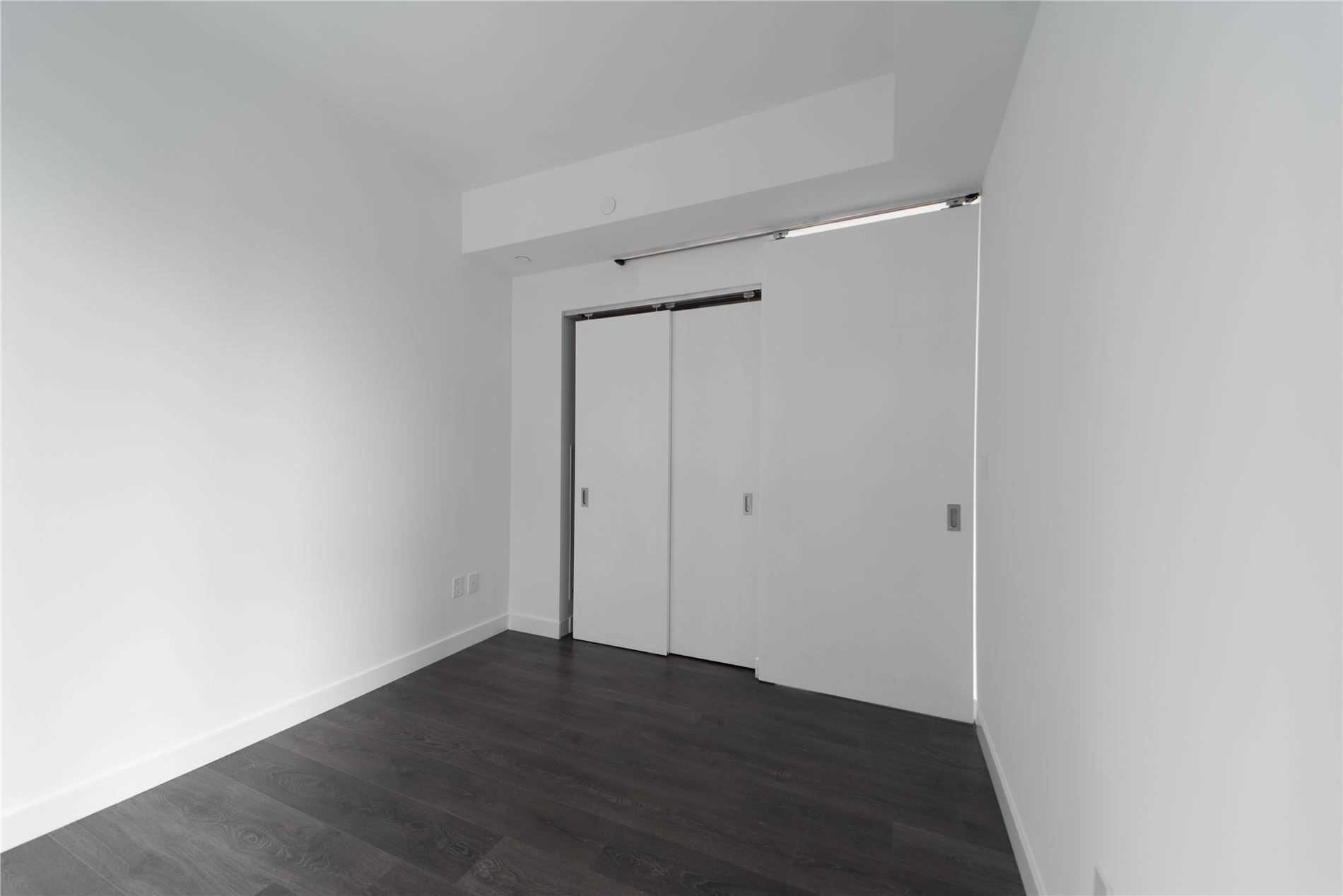 215 Queen St W, #1405