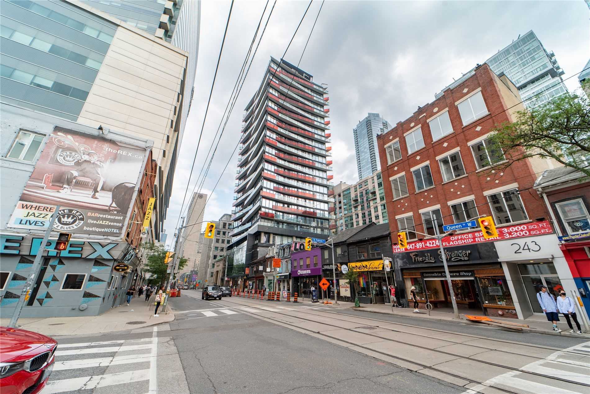 215 Queen St W, #1405