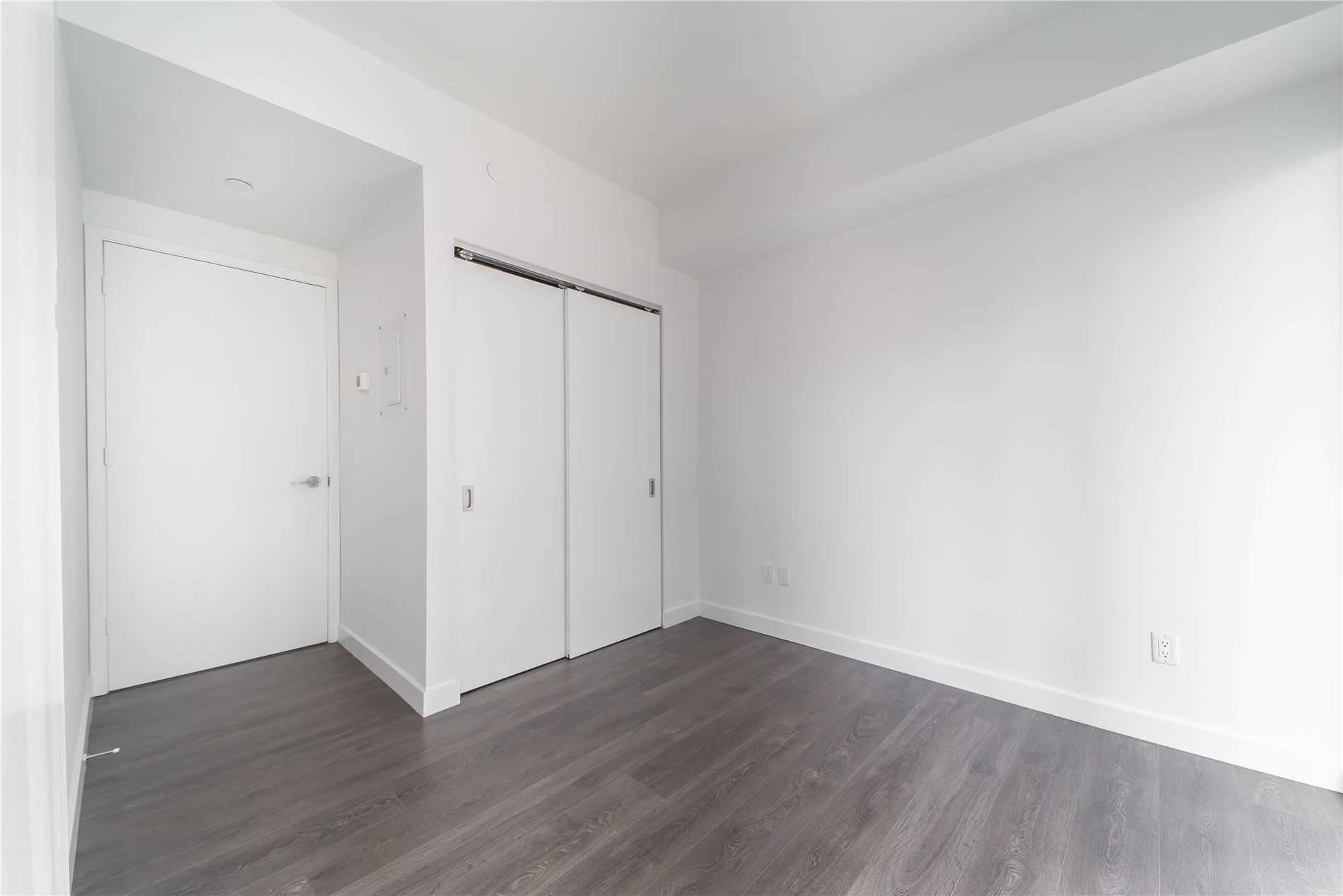 215 Queen St W, #1405