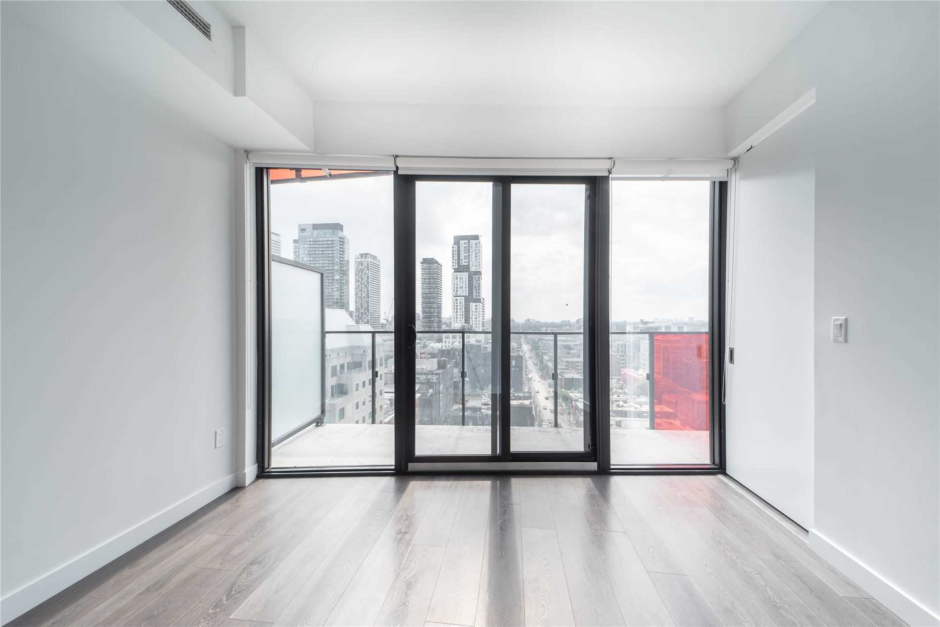 215 Queen St W, #1405