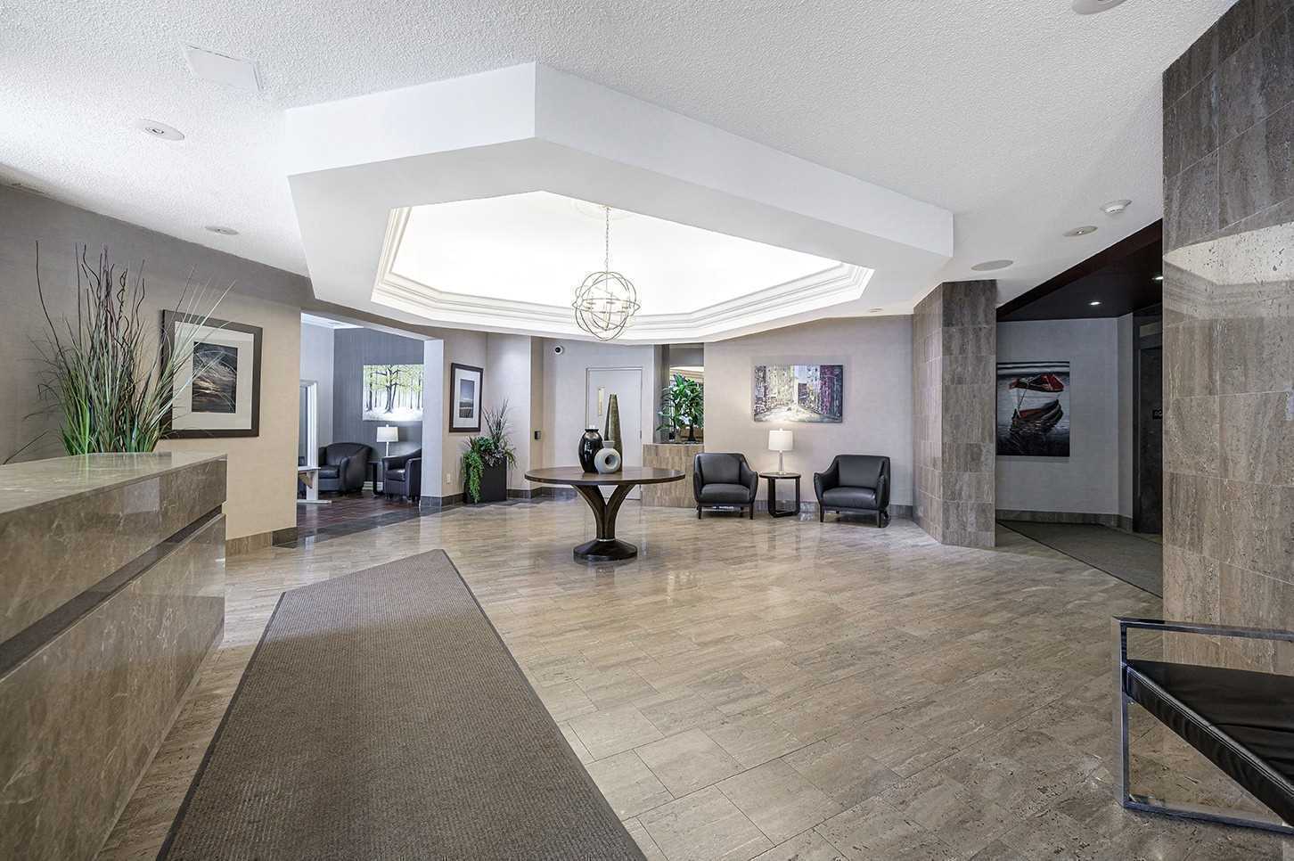 75 Wynford Heights Cres, #906
