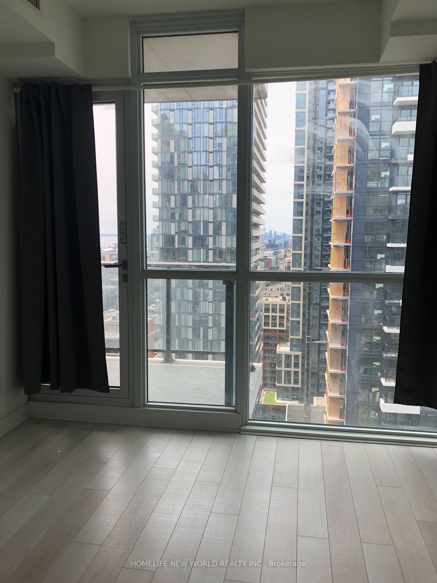 290 Adelaide St W, #2703