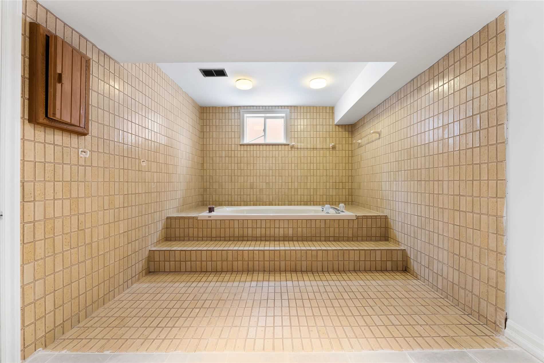 23 Christine Cres