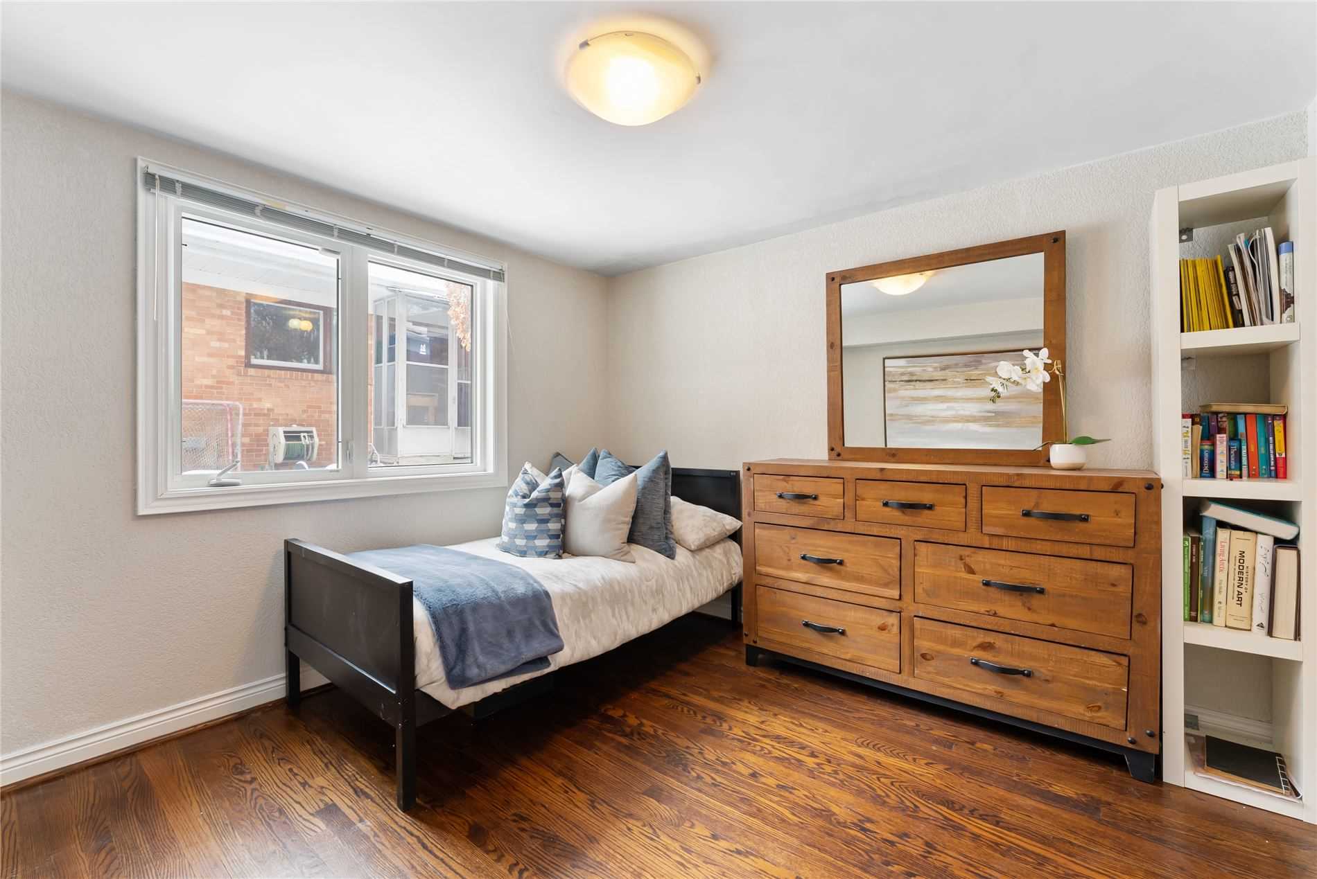 23 Christine Cres