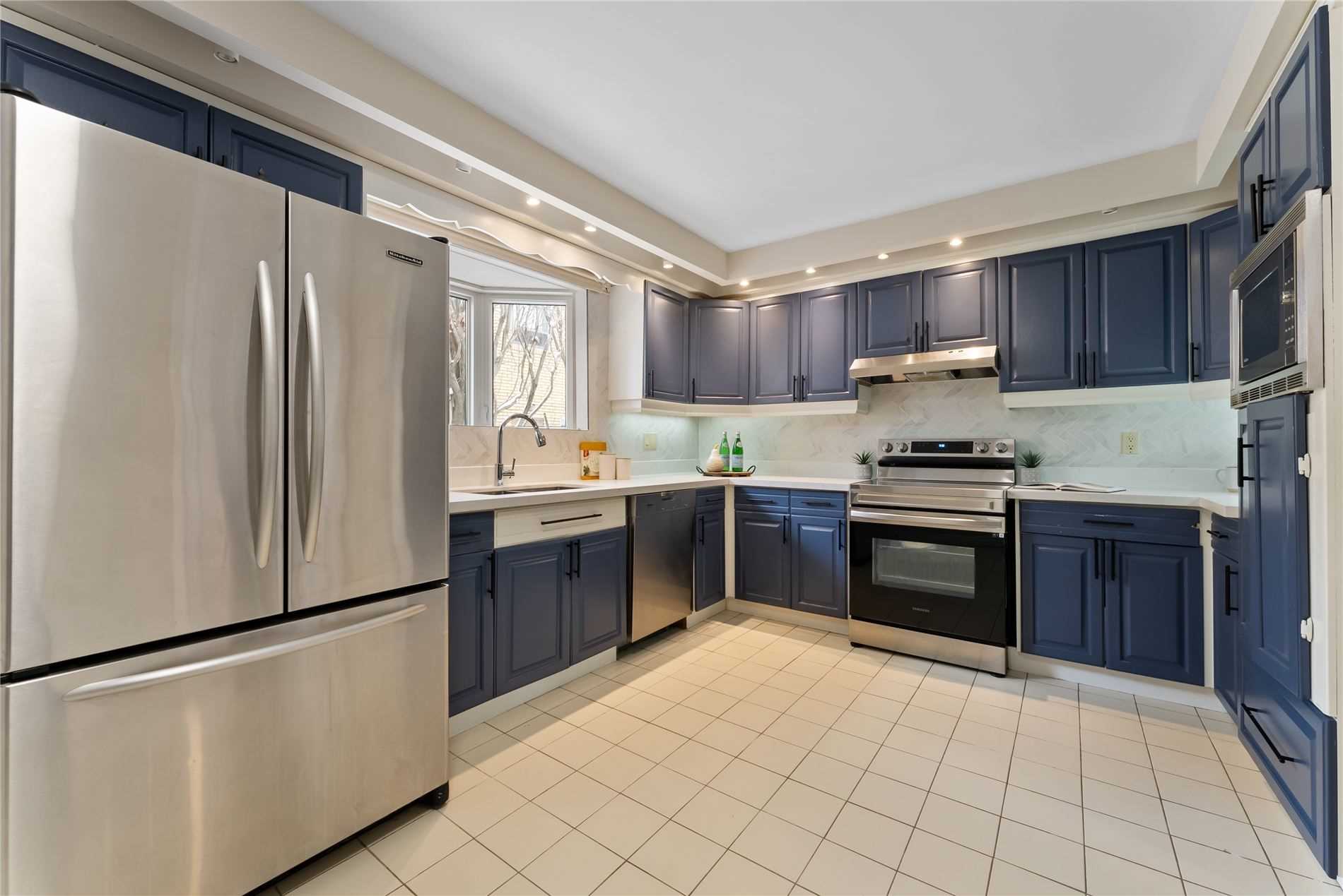 23 Christine Cres
