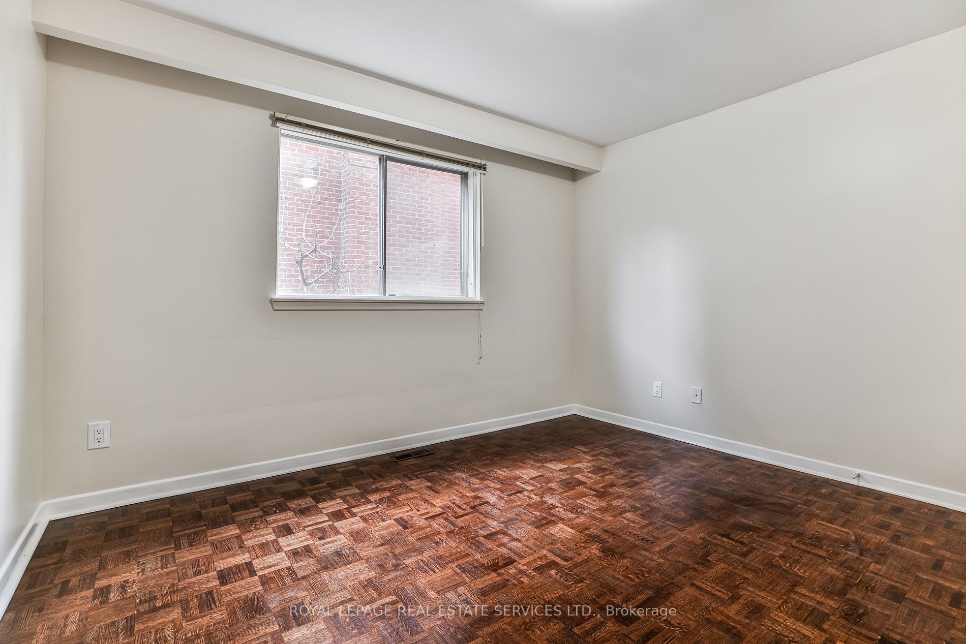 90 Charlton Boulevard