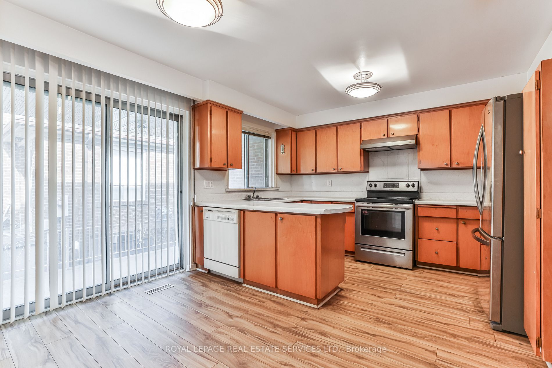 90 Charlton Boulevard
