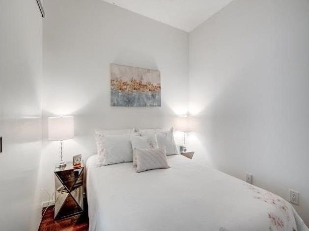 101 Charles St E, #619