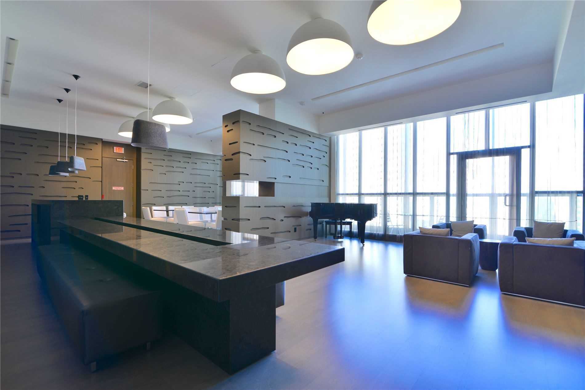 101 Charles St E, #619