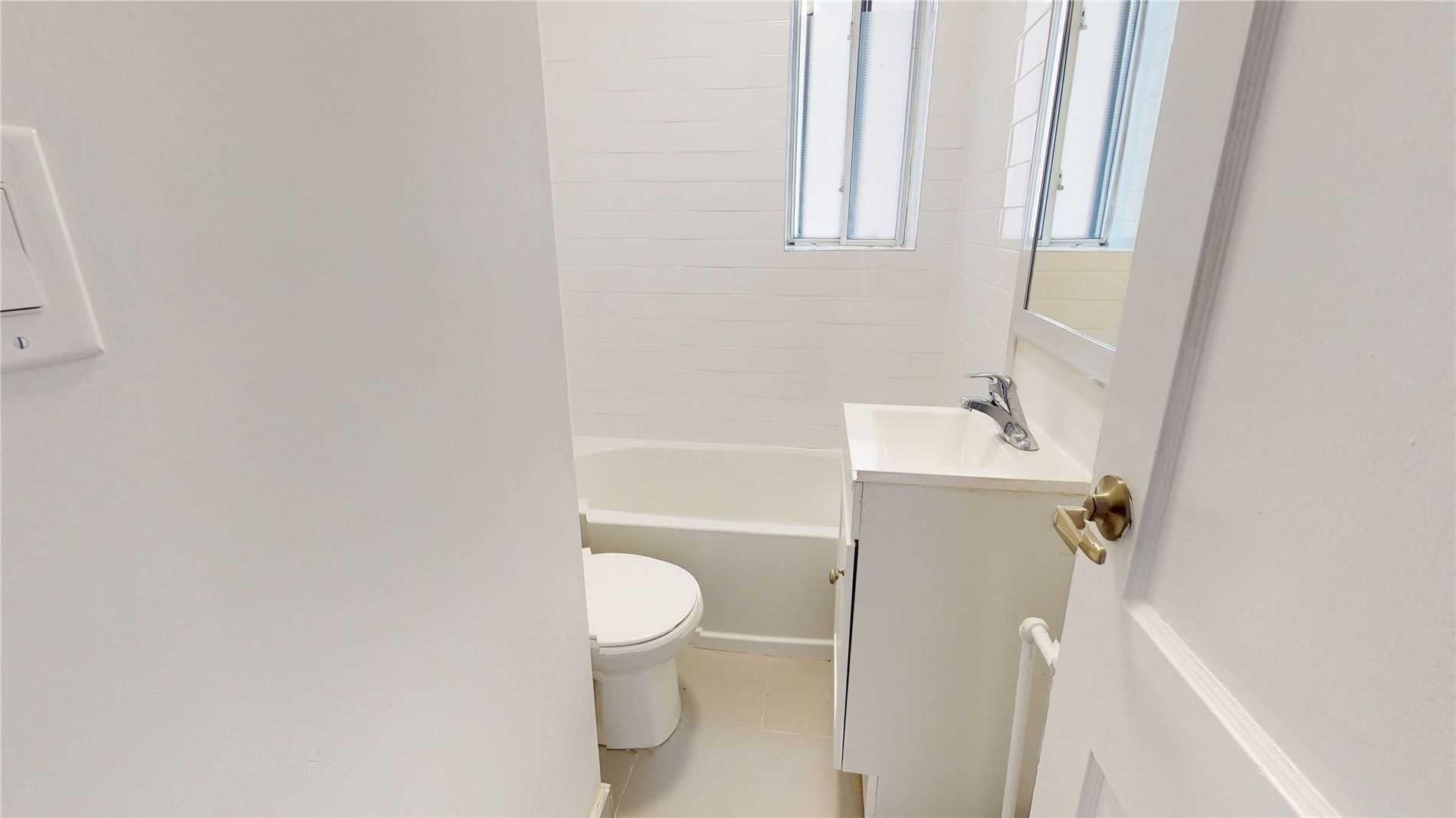 Listing C5962321 - Large Photo # 19