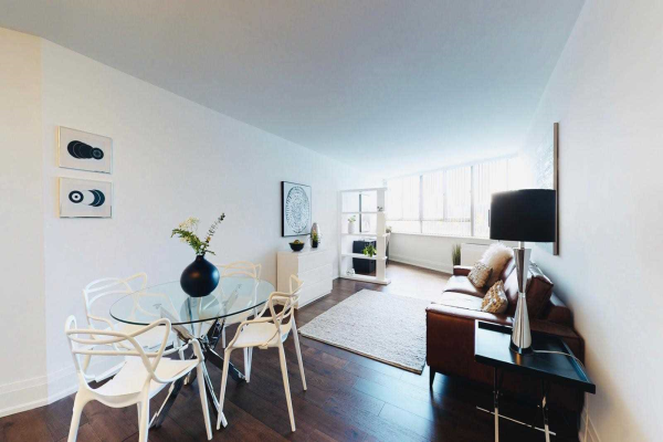 270 Queens Quay W, Toronto