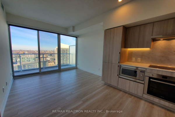 17 Bathurst St, Toronto