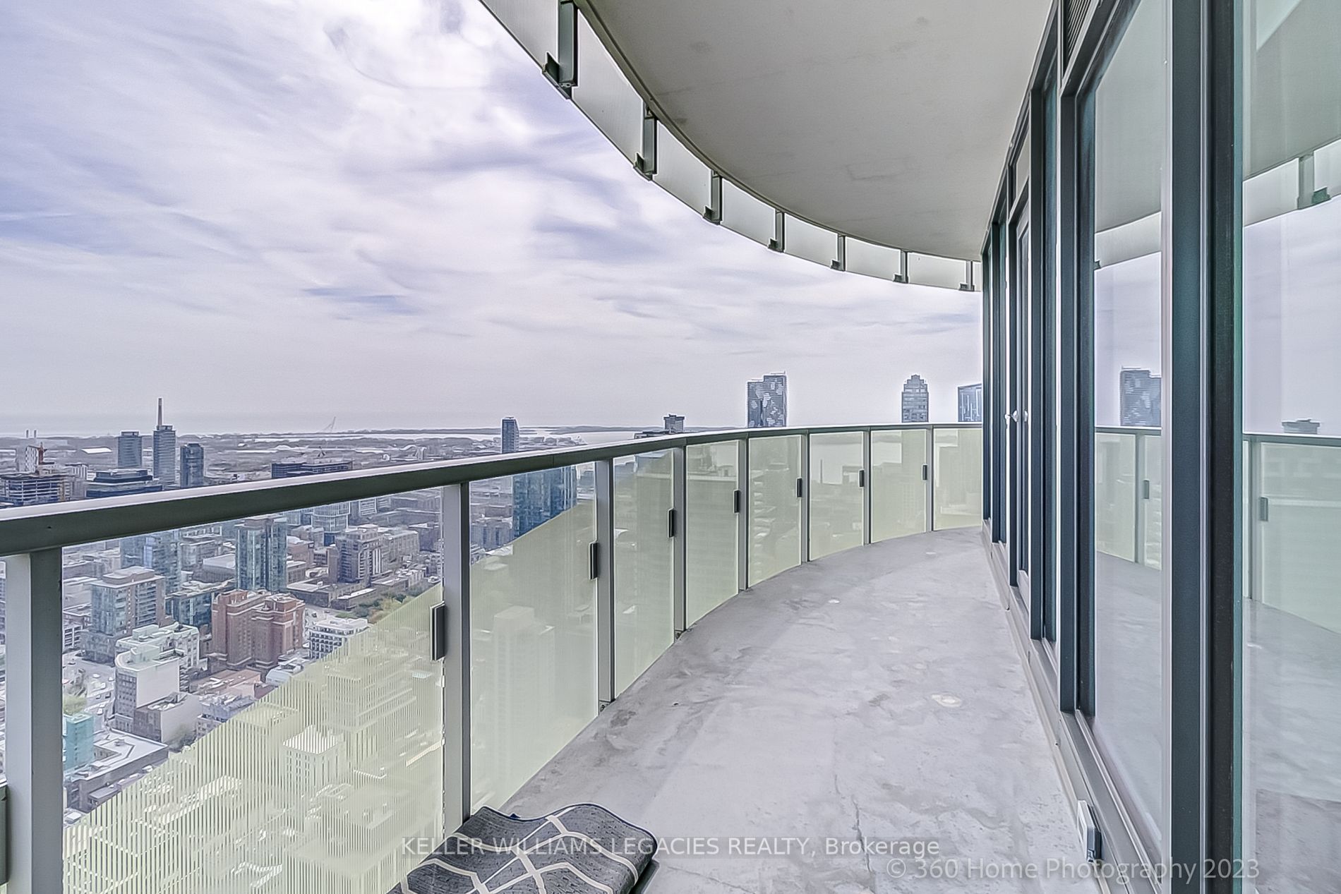 197 Yonge St, #5005