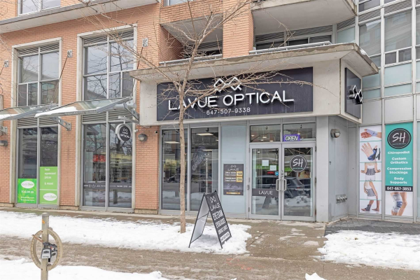 1005 King St W