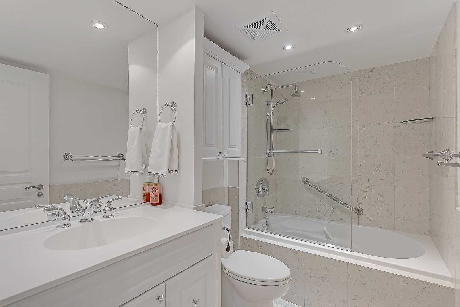 2 Roxborough Street E, #306