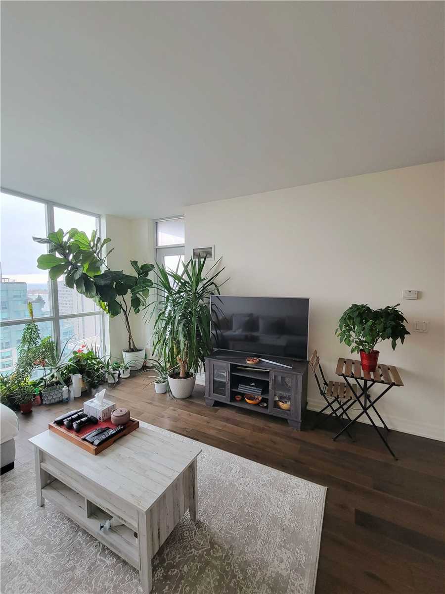 Listing C5963487 - Large Photo # 10
