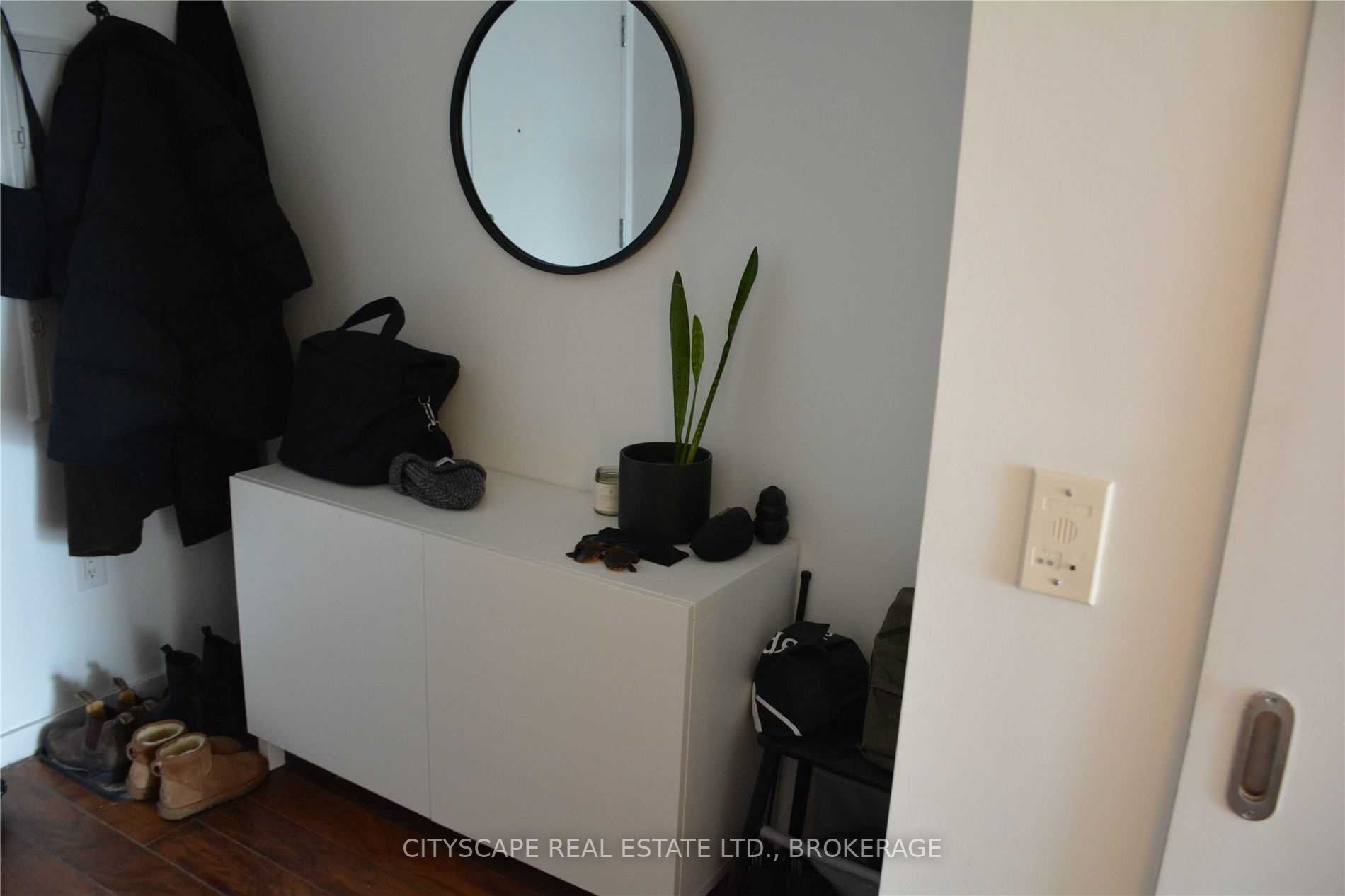 Listing C5964995 - Large Photo # 9