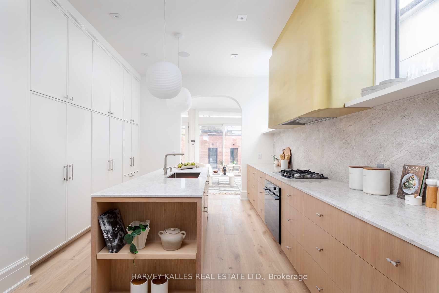61 Foxley St