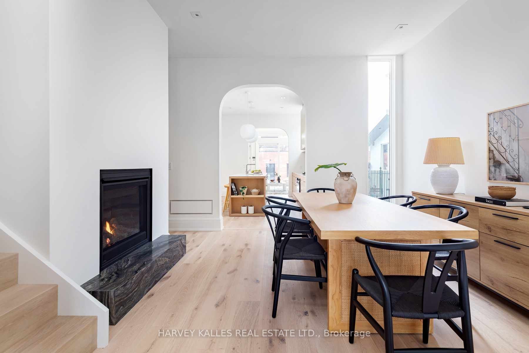 61 Foxley St