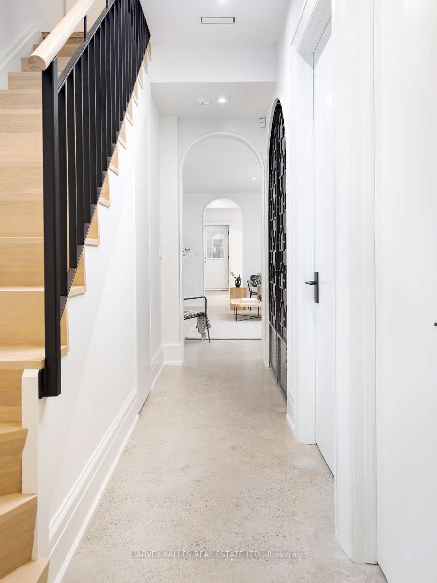 61 Foxley St