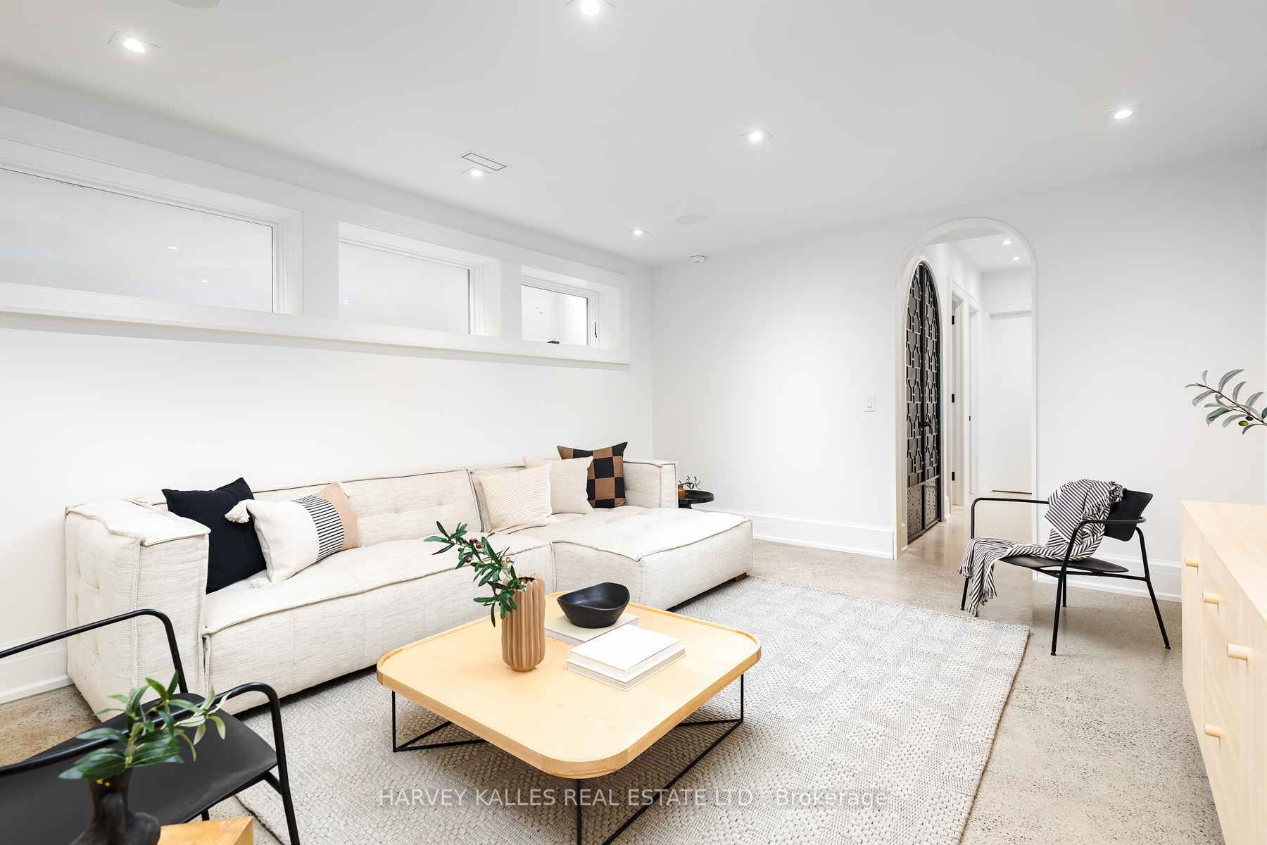 61 Foxley St