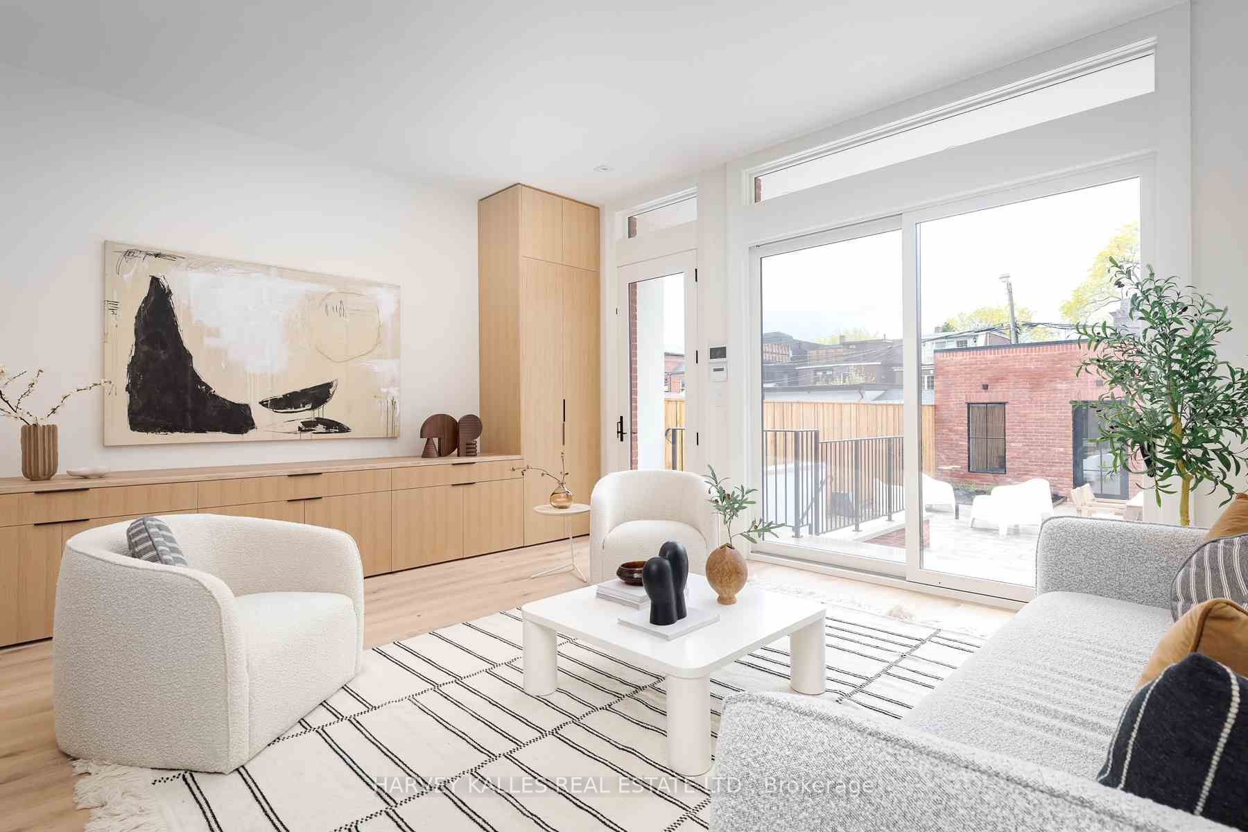 61 Foxley St