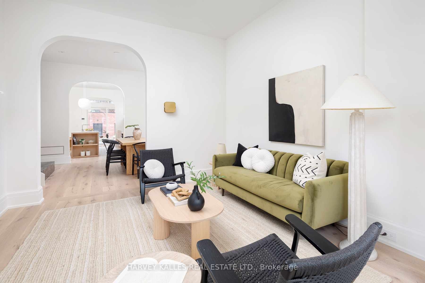 61 Foxley St