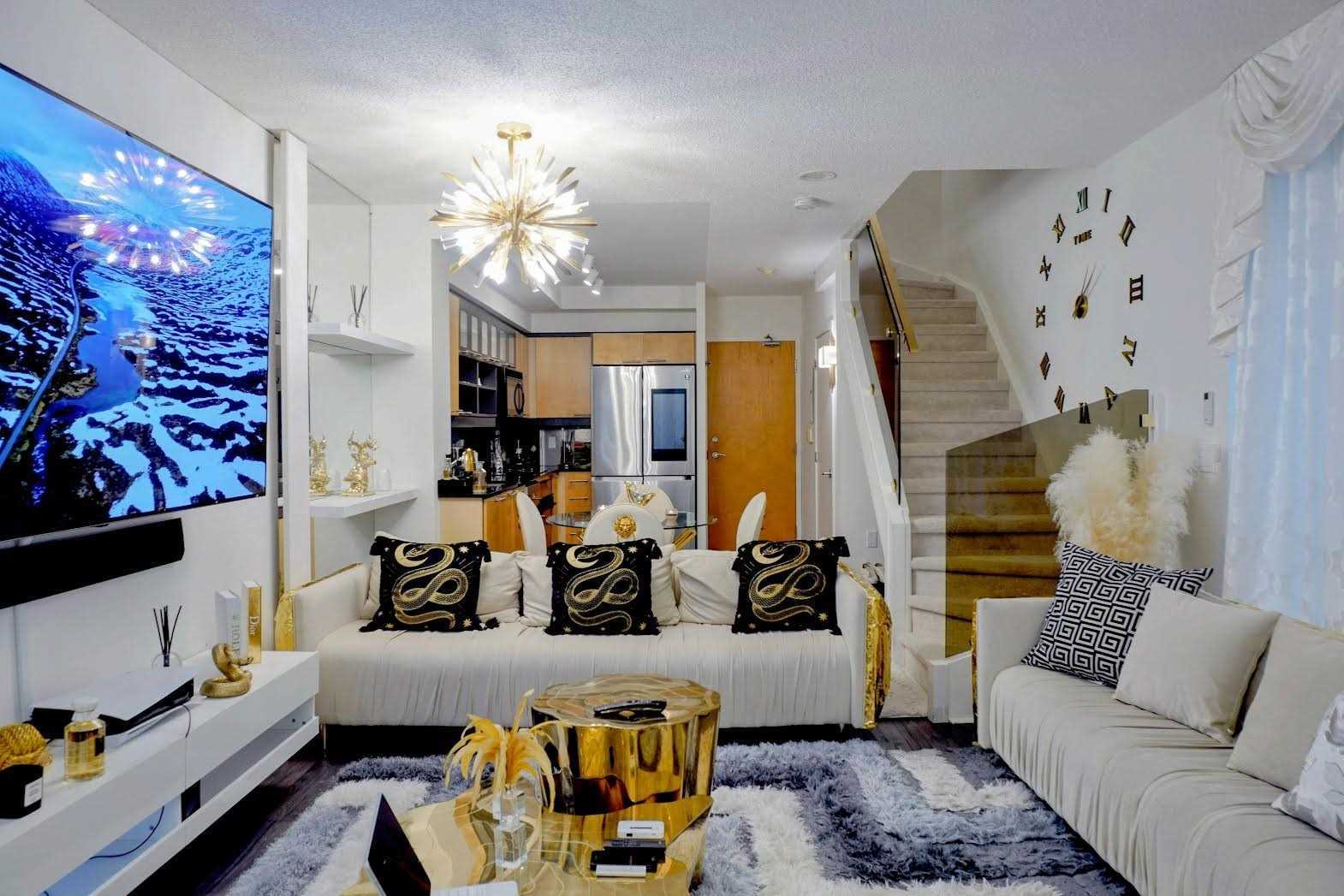 36 Blue Jays Way, #Lph1305