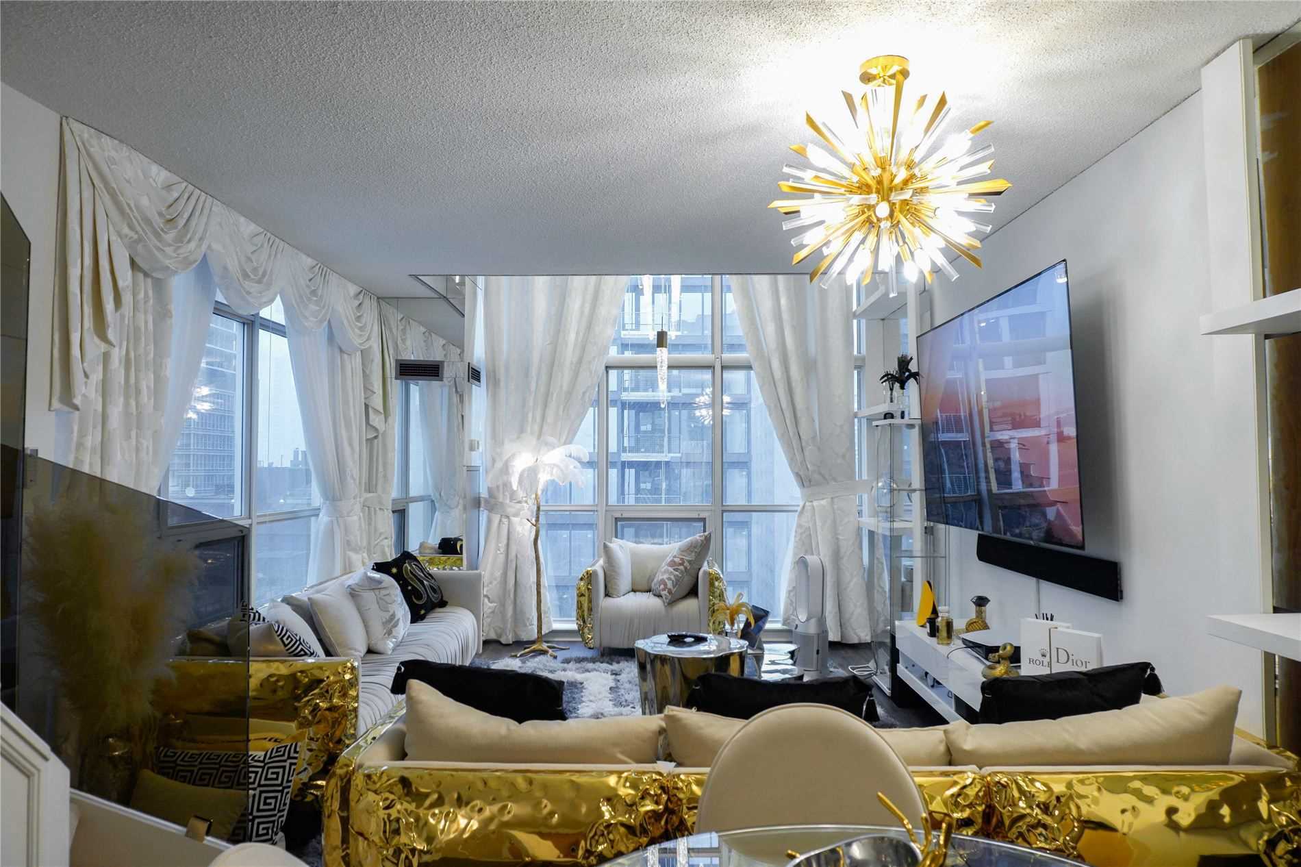 36 Blue Jays Way, #Lph1305